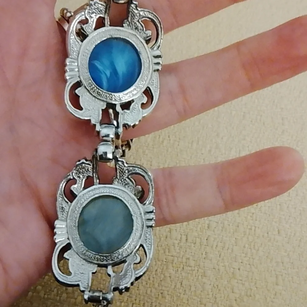 Elegant Multi-Color Stone Bracelet - Picture 11 of 16